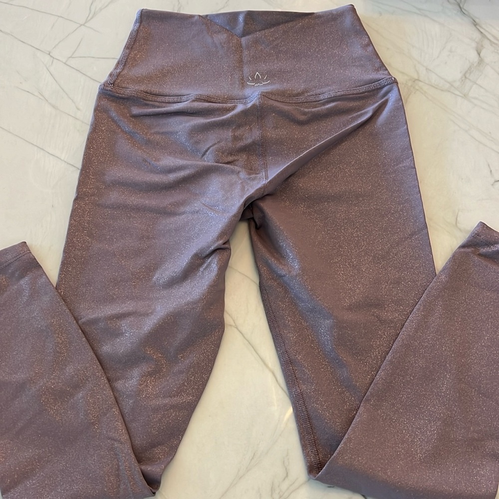 Beyond Yoga Leggings Purple with Gold accent Size Small